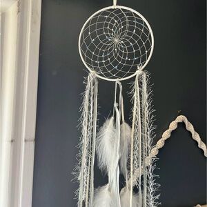 White Dreamcatcher Wall Decor